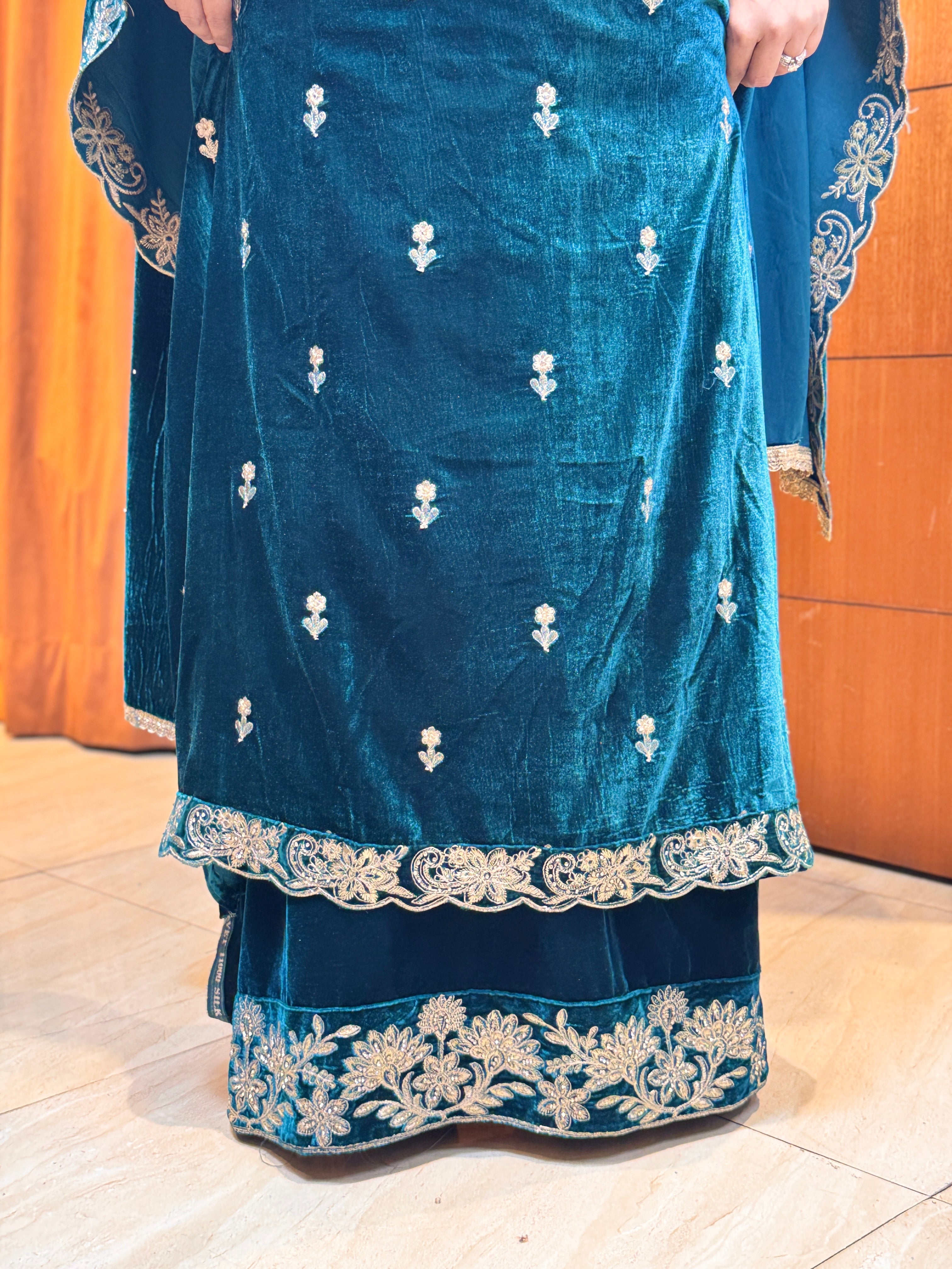 Emerald green Velvet Heavy Embroidered  unstitched suit set with Matching velvet Dupatta